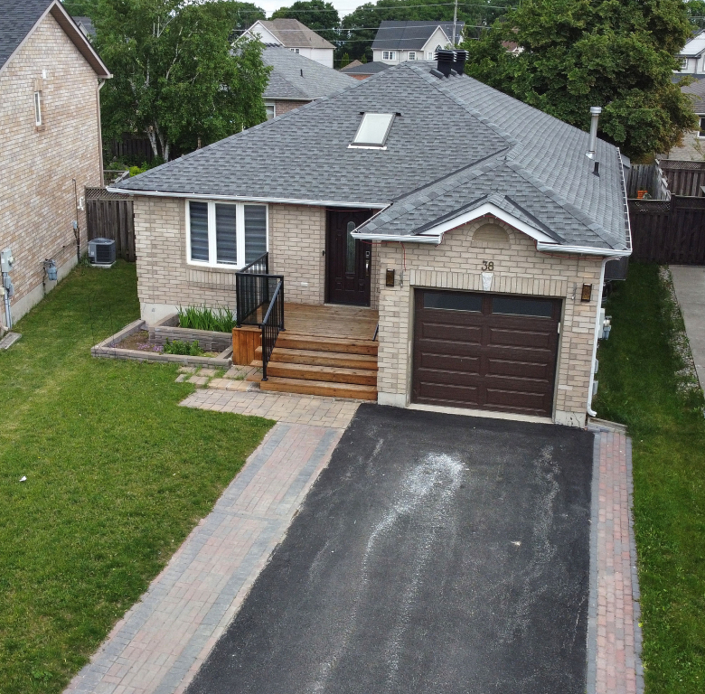 38 Ambler Bay Barrie, ON L4M 7A5